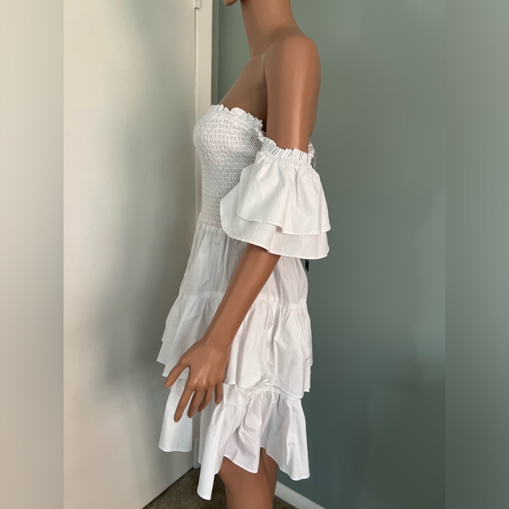 NWT Elliatt Sz L Lavinia Dress White Mini Off Shoulder Ruffle Smocked Revolve - Picture 4 of 16